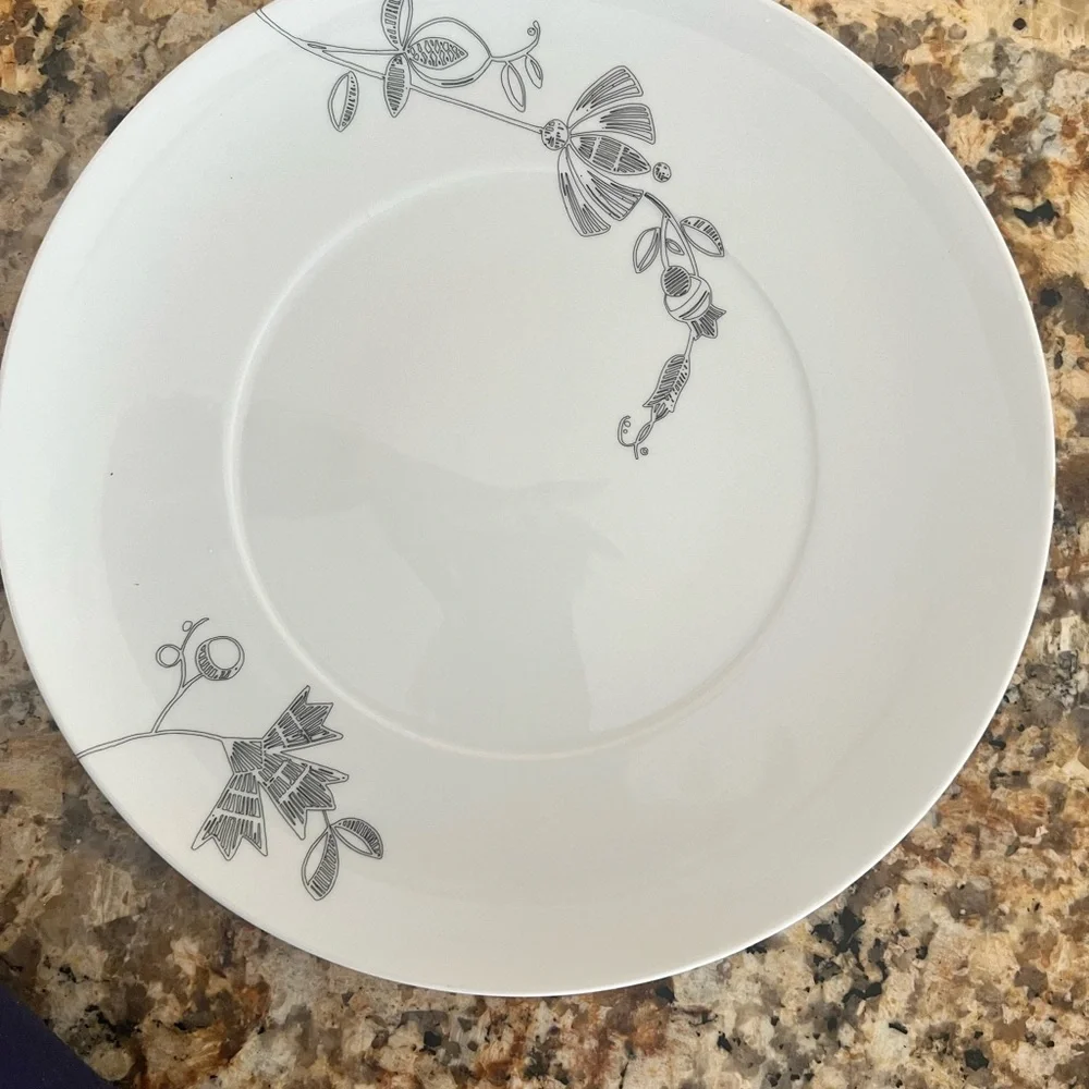 Crate & Barrel Kemi Collection- New- Includes 4- Dinner, Salad, Cereal, Tea Cup